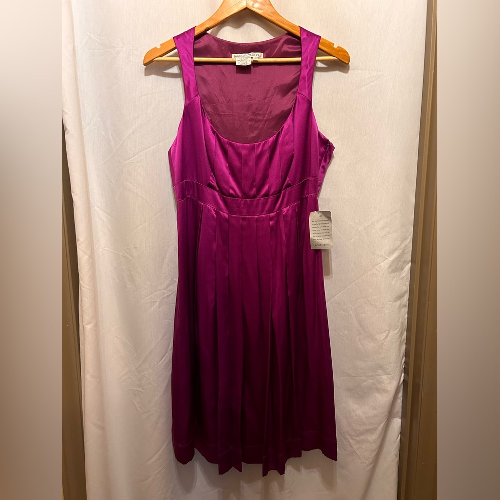 Maggy London 100% silk pleated cocktail dress